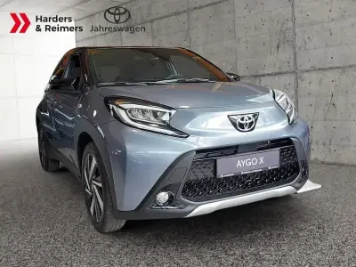 Neu Toyota Aygo 72 PS (52 kW) 2025 Grau