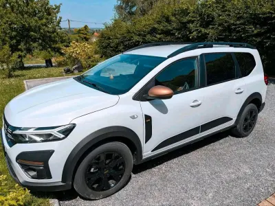 Gebraucht Dacia Jogger Extreme 101 PS (74 kW) 2025 Weiß Van / Kleinbus