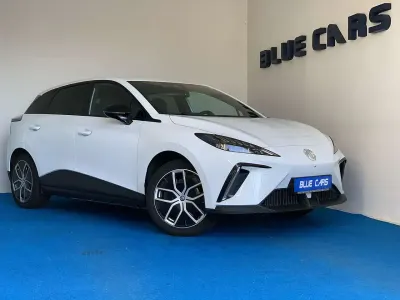 Używany MG MG4 EV Luxury 150 kW (204 KM) 2023 Biały Hatchback