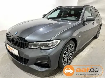 Gebraucht BMW 330 Sport Line 252 PS (185 kW) 2022 Grau (metallic) Kombi