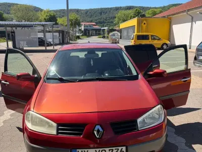 Gebraucht Renault Mégane II 107 PS (78 kW) 2003 Rot Kleinwagen