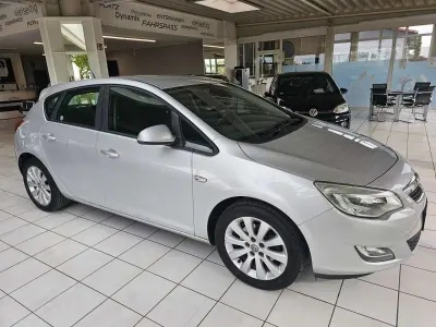 Gebraucht Opel Astra Edition 110 PS (80 kW) 2010 Silber Limousine