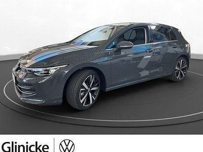 Grau Neu 2026 VW Golf Style Limousine | 41.950 € (Teuer)