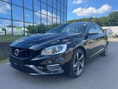 Second-hand Volvo V60 215 CP (158 kW) 2015 Negru Break
