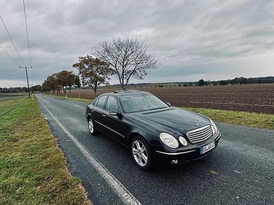 Gebraucht Mercedes E200 Elegance 122 PS (89 kW) 2003 Schwarz Limousine