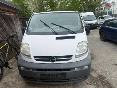 Używany Opel Vivaro 82 KM (60 kW) 2004 Biały Minivan