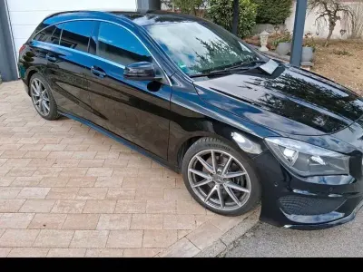 Gebraucht Mercedes CLA220 Shooting Brake AMG line 177 PS (130 kW) 2015 Schwarz Kombi