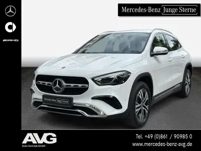 Używany Mercedes GLA180 Progressive 136 KM (100 kW) 2025 Biały SUV