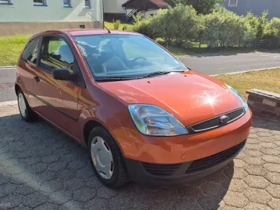 Gebraucht Ford Fiesta Trend 69 PS (50 kW) 2004 Orange Kleinwagen