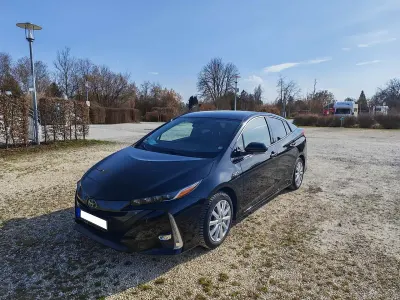 Używany Toyota Prius Comfort 122 KM (89 kW) 2020 Czarny Hatchback