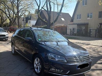 Gebraucht VW Passat 140 PS (102 kW) 2011 Blau Kombi