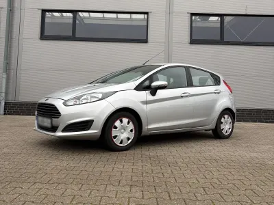 Second-hand Ford Fiesta 95 CP (69 kW) 2014 Argintiu Hatchback