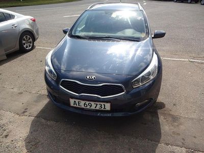 Usado Kia Ceed 128 HP (94 kW) 2013 Azul Citadino