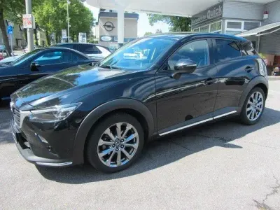 Używany Mazda CX-3 Kangei 121 KM (88 kW) 2019 Czarny SUV