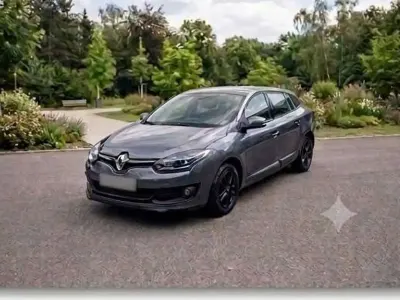 Gebraucht Renault Mégane GrandTour Initiale Paris 110 PS (80 kW) 2015 Blau Kombi