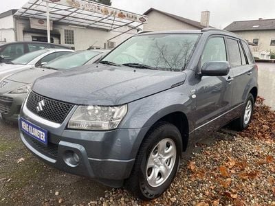 Grau Gebraucht 2006 Suzuki Grand Vitara Club Van / Kleinbus | 6.497 € (Teuer)
