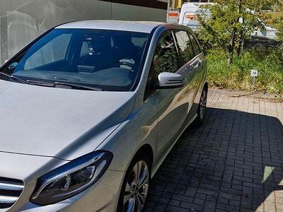 Usata Mercedes B180 Style 122 CV (89 kW) 2018 Argento Monovolume