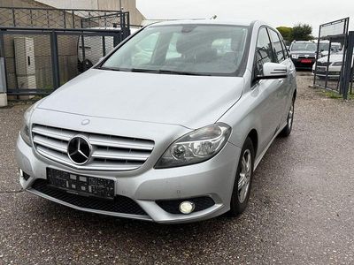 Gebraucht Mercedes B180 Edition 109 PS (80 kW) 2014 Silber Van / Kleinbus