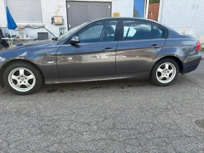 Gebraucht BMW 318 129 PS (94 kW) 2006 Grau Limousine