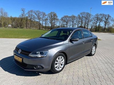 Grau Gebraucht 2011 VW Jetta Comfortline Limousine | 3.179 € (Fairer Preis)