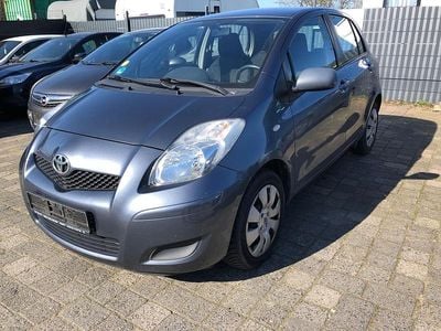 Gebraucht Toyota Yaris 69 PS (50 kW) 2009 Grau Kleinwagen