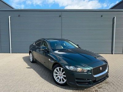 Usata Jaguar XE Pure 179 CV (131 kW) 2015 Verde Berlina
