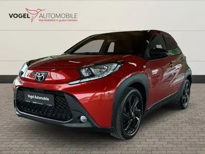Gebraucht Toyota Aygo X Pulse 72 PS (52 kW) 2022 Rot SUV
