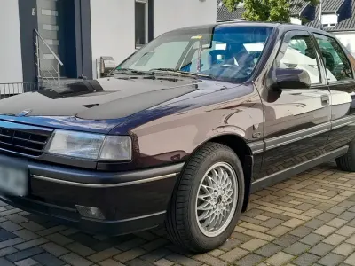 Second-hand Opel Vectra 116 CP (85 kW) 1992 Mov Berlinǎ