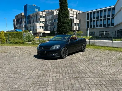 Gebraucht Opel Astra 150 PS (110 kW) 2007 Schwarz Cabrio