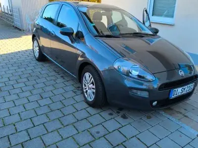 Gebraucht Fiat Grande Punto 84 PS (61 kW) 2013 Grau Kleinwagen