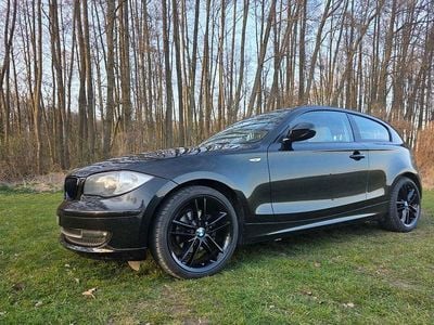 Gebraucht BMW 116 122 PS (89 kW) 2011 Schwarz Kleinwagen