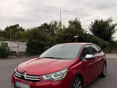 Gebraucht Citroën C4 131 PS (96 kW) 2015 Rot Limousine