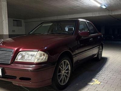 Mercedes C180