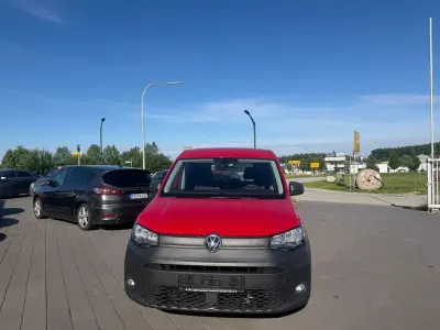 Gebraucht VW Caddy Basis 122 PS (89 kW) 2022 Rot Van / Kleinbus