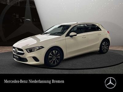 Weiß Gebraucht 2022 Mercedes A180 Style Limousine | 20.890 € (Fairer Preis)