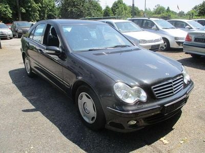 Obsidianschwarz metalliclack Gebraucht 2004 Mercedes C200 Limousine | 4.850 € (Fairer Preis)