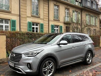 Hyundai Grand Santa Fe