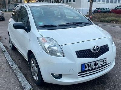 Second-hand Toyota Yaris Executive 87 CP (63 kW) 2009 Alb Hatchback