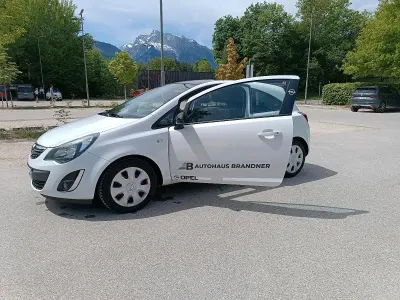 Gebraucht Opel Corsa Color Edition 100 PS (73 kW) 2015 Weiß Kleinwagen