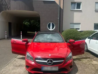Gebraucht Mercedes CLA220 170 PS (125 kW) 2013 Rot Limousine