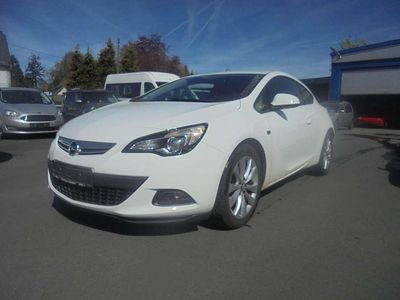 Second-hand Opel Astra GTC Active 140 CP (102 kW) 2013 Alb Coupe