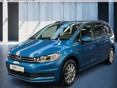 Gebraucht VW Touran Comfortline 150 PS (110 kW) 2022 Caribbean blue metallic Van / Kleinbus