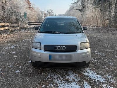Grau Gebraucht 2000 Audi A2 Kleinwagen | 2.200 € (Etwas zu teuer)
