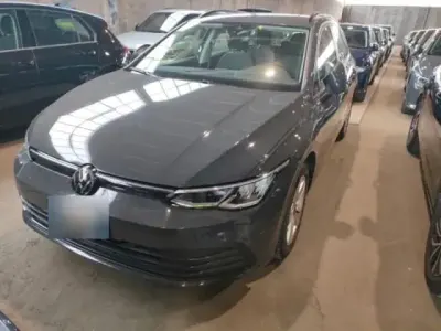 Gebraucht VW Golf VIII Life 116 PS (85 kW) 2023 Grau Limousine