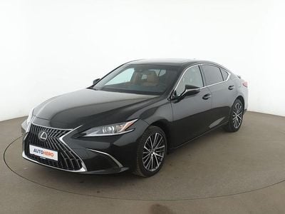 Schwarz Gebraucht 2024 Lexus ES300H Business Edition Limousine | 41.490 € (Fairer Preis)