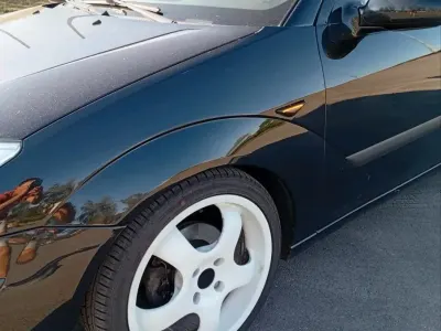 Gebraucht Ford Focus 101 PS (74 kW) 2004 Schwarz Kleinwagen