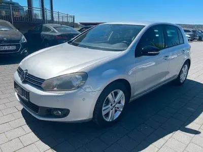 Usata VW Golf VII Style 105 CV (77 kW) 2012 Argento Utilitaria