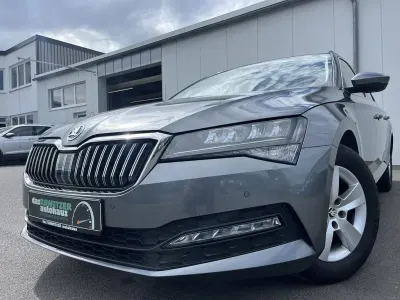 Gebraucht Skoda Superb Ambition 150 PS (110 kW) 2022 Graphitegrau (metallic) Kombi