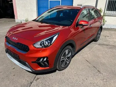 Używany Kia Niro Edition 7 141 KM (103 kW) 2021 Pomarańczowy SUV
