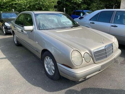 Mercedes E230